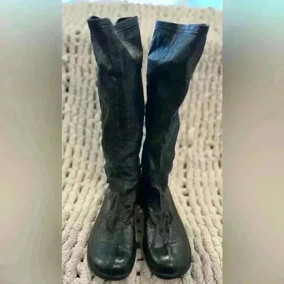 Italian Fitted Black Tall  Boots - Picture 7 of 11